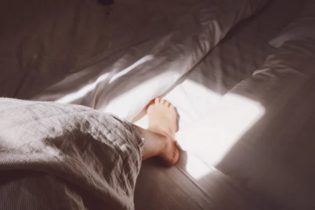 Difficulty becoming aroused in midlife with demanding careers when touch no longer feels spontaneous: a sex clinician’s in-depth answer