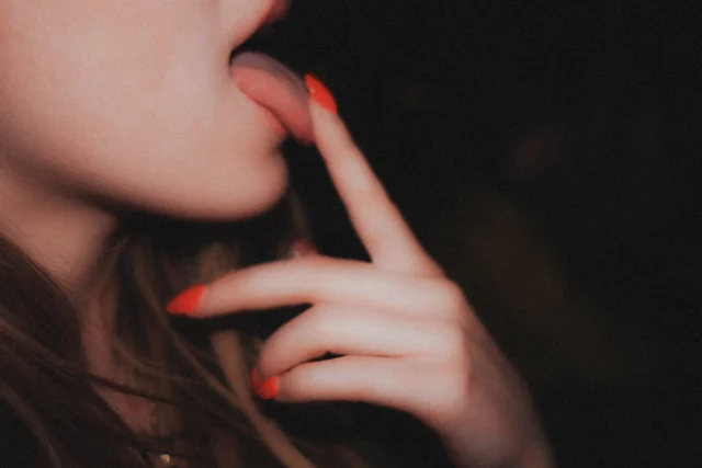 Difficulty staying aroused in a new relationship when communication has gone quiet: a sex clinician’s in-depth answer