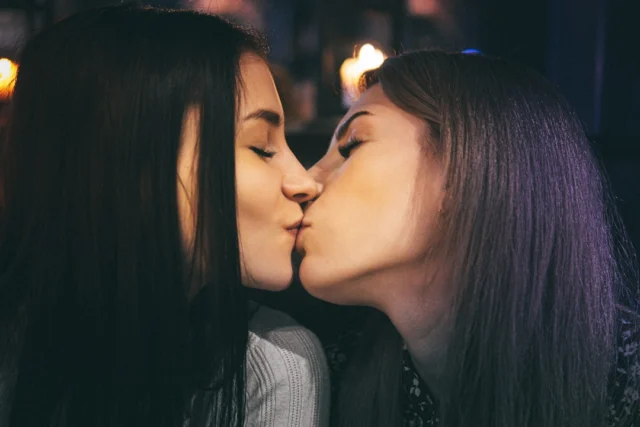 Difficulty staying aroused in midlife with demanding careers when communication has gone quiet: a sex clinician’s in-depth answer